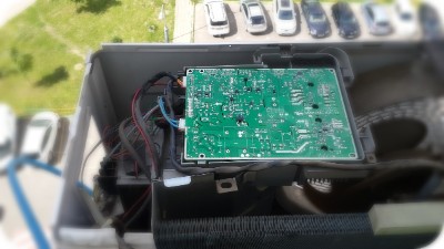 Збій плати управління в кондиціонері Збій плати управління в кондиціонері